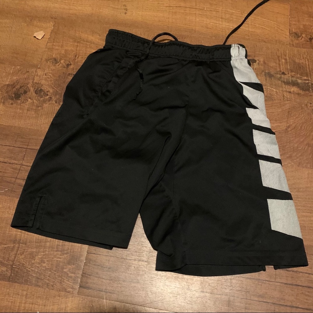NIKE MENS GRAPHIC BASKETBALL SHORTS